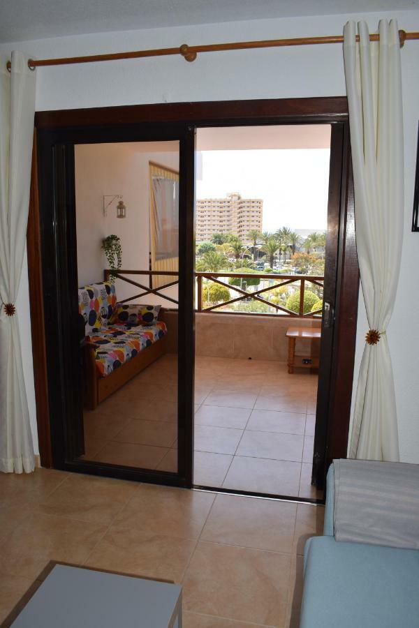 شقة Sunny Summerland Los Cristianos, Ap With City And Ocean View لوس كريستيانوس المظهر الخارجي الصورة