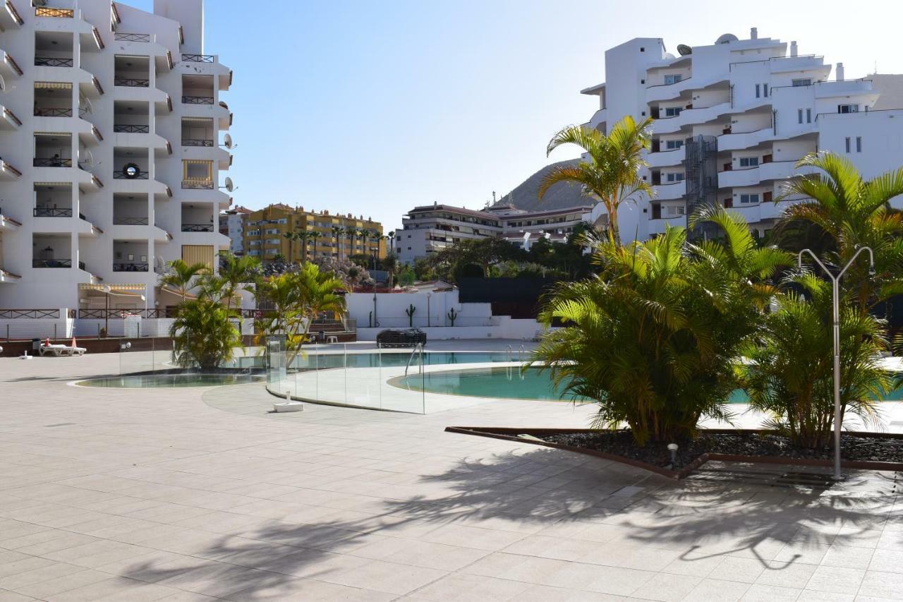 شقة Sunny Summerland Los Cristianos, Ap With City And Ocean View لوس كريستيانوس المظهر الخارجي الصورة